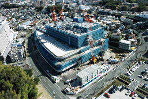 建設中の浜松医療センター新病院棟（6年1月開院予定）
