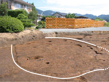 楕円形竪穴住居の跡
