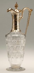 写真:ガラスのデキャンタ