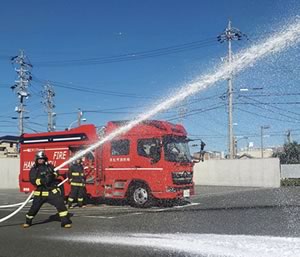 CAFS装備による放水の様子