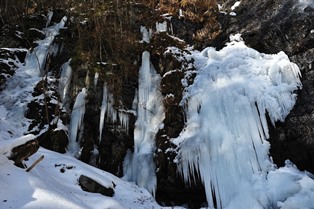 凍り付いた滝