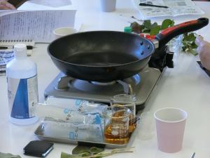 虫よけスプレーと軟膏を作ります