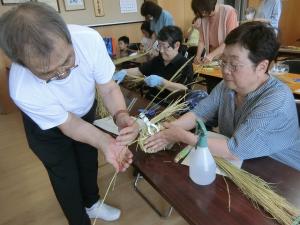 仕上げは先生と一緒に作業