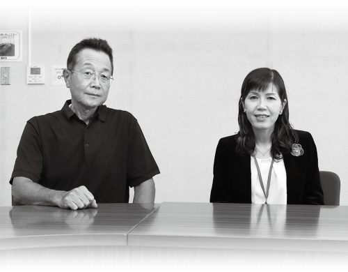 外山 昭博（とやま あきひろ）会長、松浦 佳代子（まつうら かよこ）