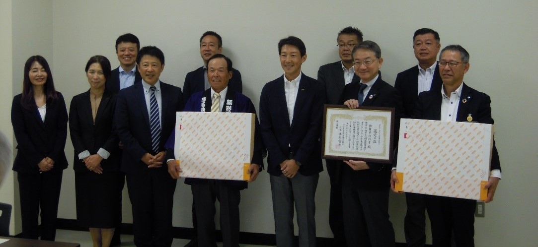 日本の祭り選定の証授与