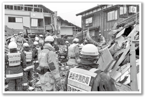 石川県珠洲市の現場で災害対応にあたる市職員