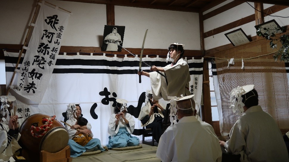 懐山おくない両剣の舞