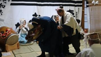 懐山おくない宵の獅子