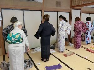 毎回後半で着付けを学びました