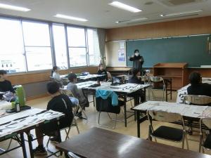 書き方のポイントを聞く受講生
