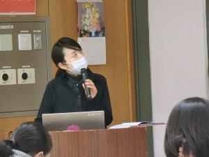 前半は認知症を理解するための講義をしていただきました
