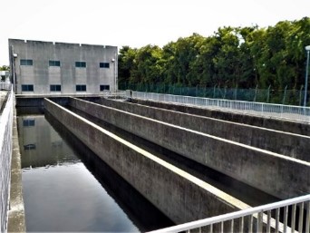 中部浄化センターの供用開始当時から稼働している塩素混和池