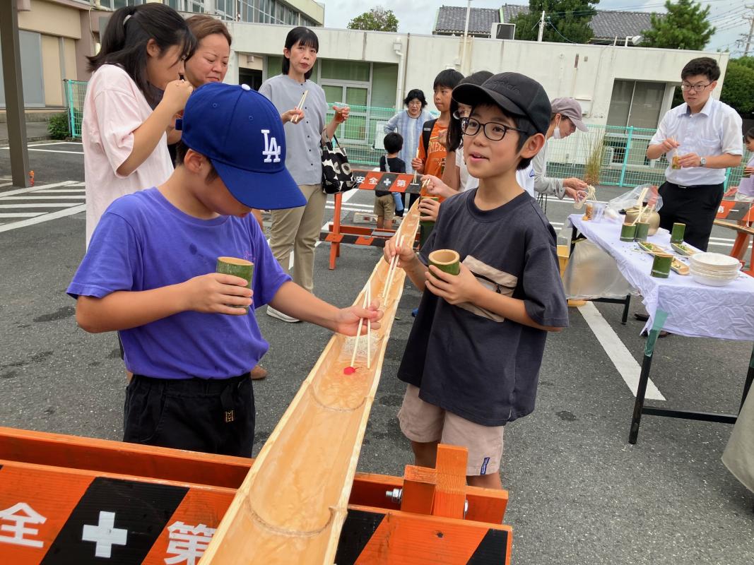 流しそうめんの様子2
