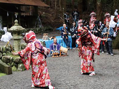 市指定無形民俗文化財に指定されている伝統芸能「勝坂神楽」
