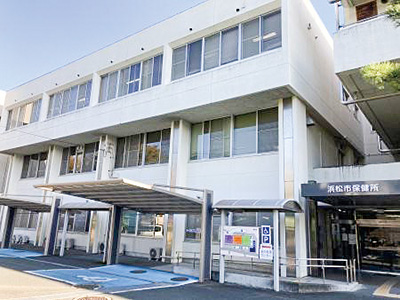 築40年以上が経過した保健所(中央区鴨江二丁目)