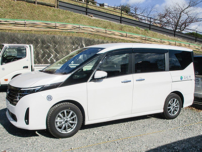 一般の公用車に搭載している道路損傷を検出するAIカメラ