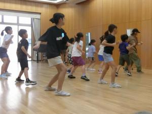 音楽にあわせて踊ろう