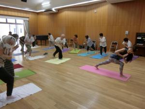 ユニバーサルヨガアース