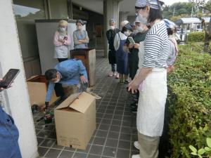 段ボールで燻製にします