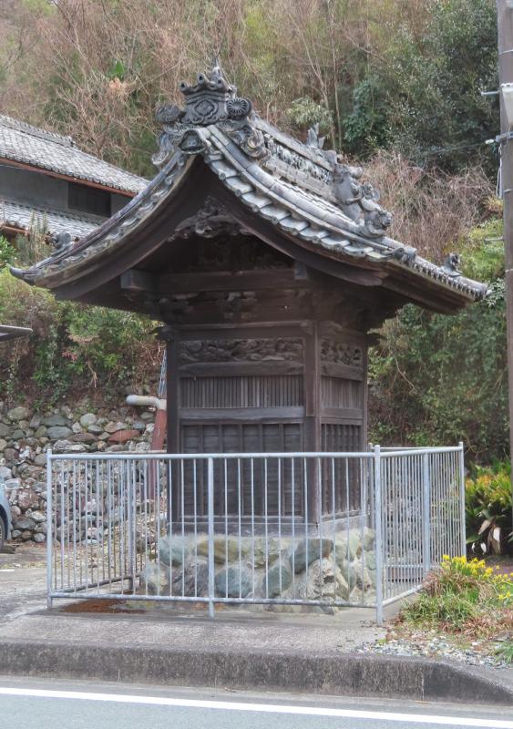 72石神市場の竜燈様