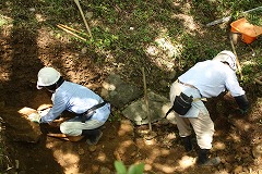 写真：発掘調査の様子