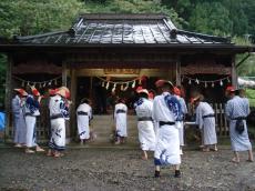 水窪念仏踊（神原の虫送り）神原薬師堂前