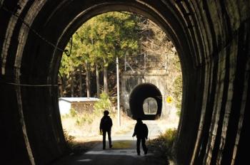 大嵐駅近くのトンネル