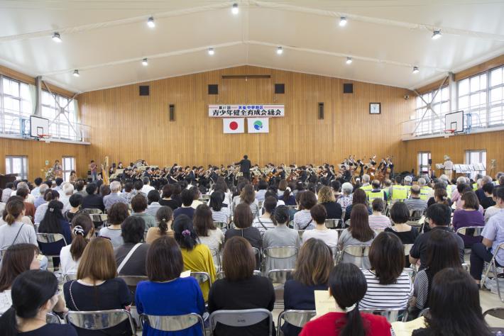 会場に集まった多くの観客