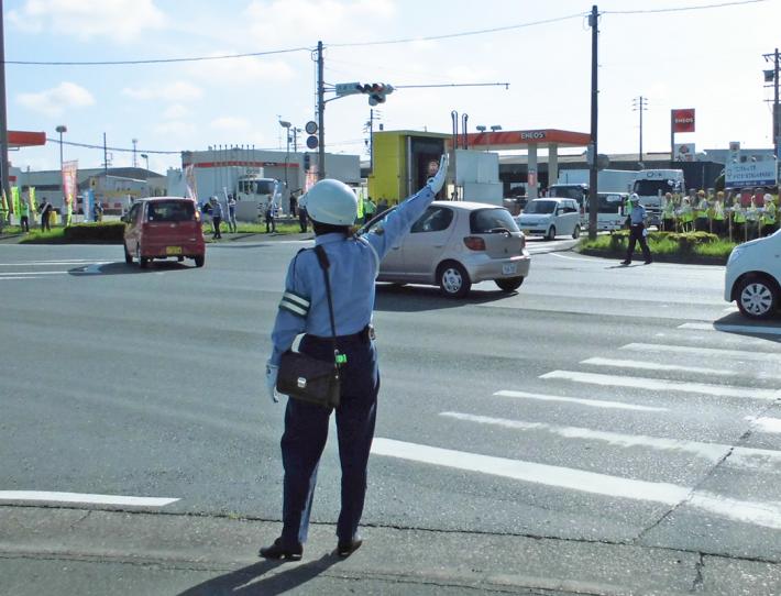 交通安全県民運動初日街頭広報 写真5