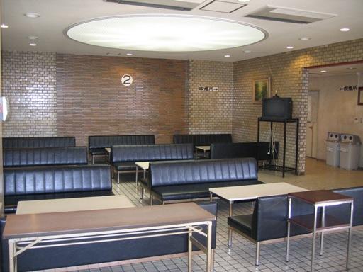 待合室(1階)
