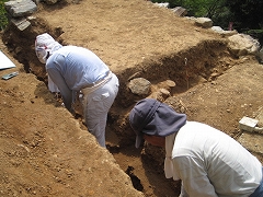 写真：浜松城天守門跡での掘削作業
