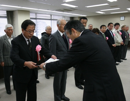 写真：感謝状の贈呈