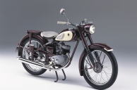 写真　YAMAHA YA-1(1955) 